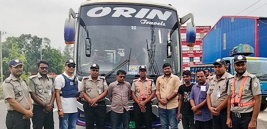 বগুড়ায় বাসে ৭৭৫ পিস ইয়াবাসহ কক্সবাজারের আবুল কালাম গ্রেফতার
