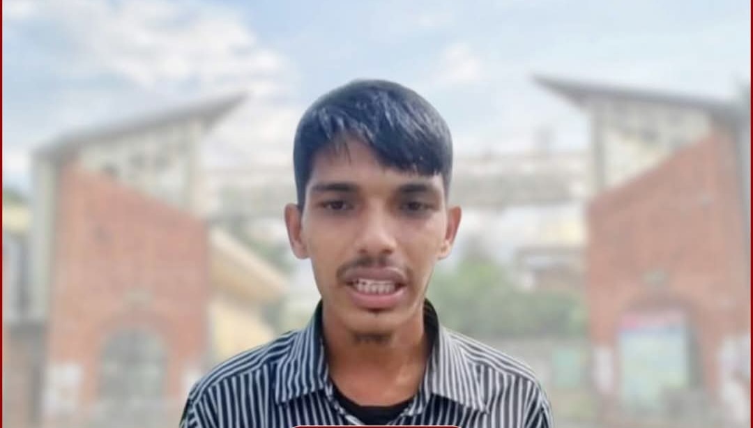 ছাত্র সেজে ফেক আইডিতে একাধিক ছাত্রীর সঙ্গে প্রেম, ধরা পড়তেই যা হলো!